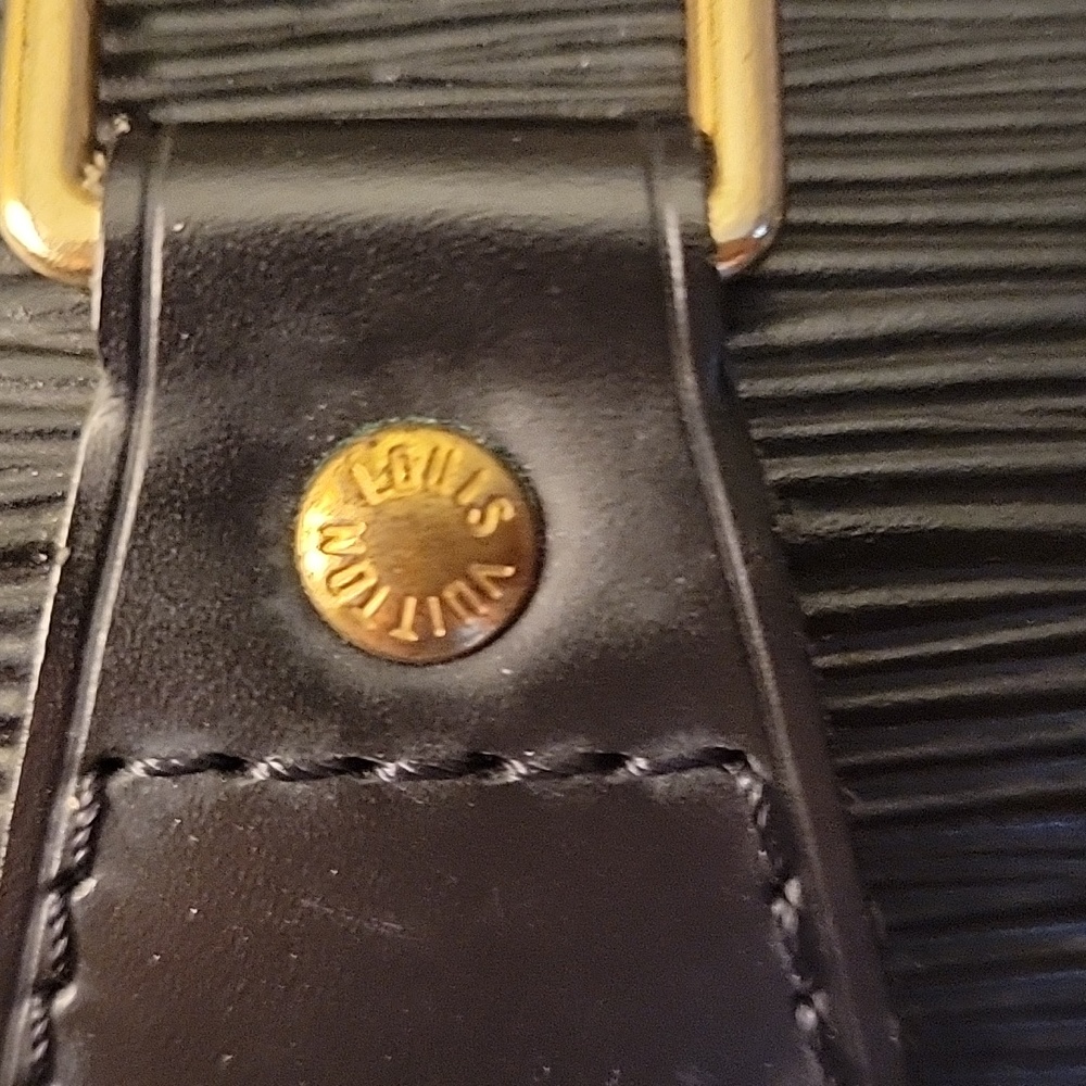 LV Speedy 30 in  Black Epi - Picture 8 of 11